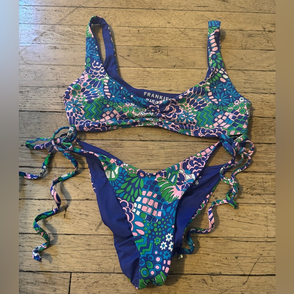 Frankie’s Bikini Set